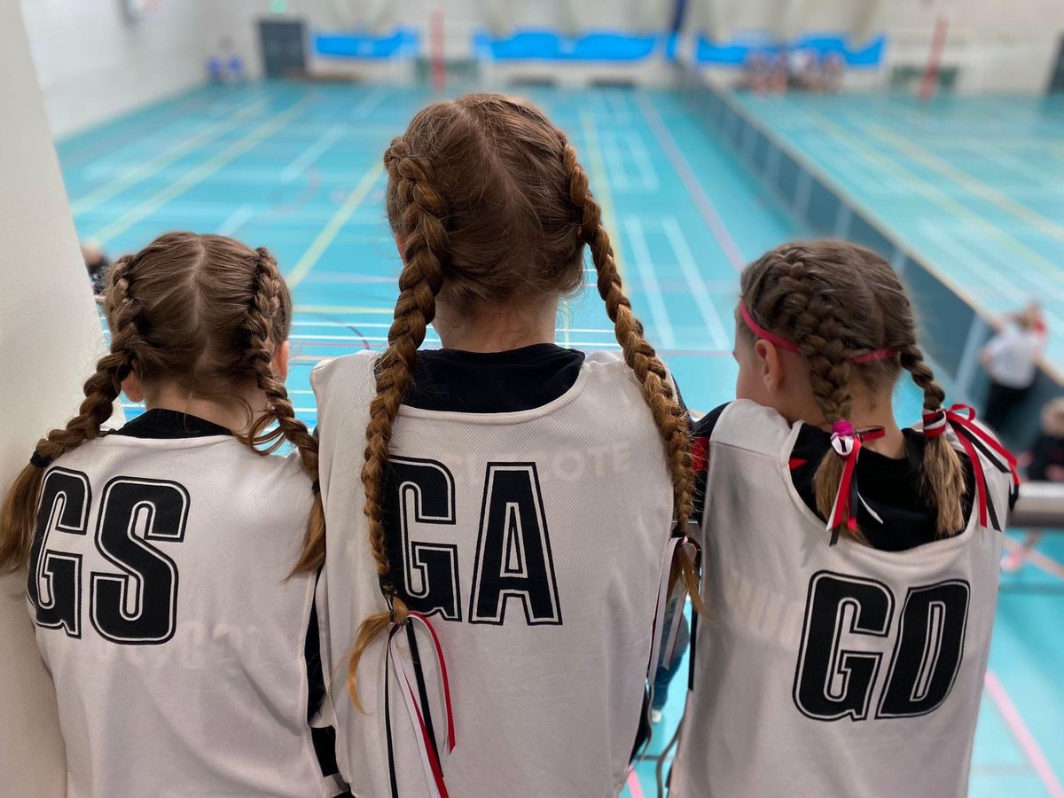 HNC_Netball's tweet image. Our year 5 and 6 girls had a fantastic time on their first tour. Thanks to @SaintsNetballSW for providing such great opposition. What a great experience for all ❤️🖤 #cornwall #tour #netball #futurestars 
@SleeAdams 
@rkvaughany