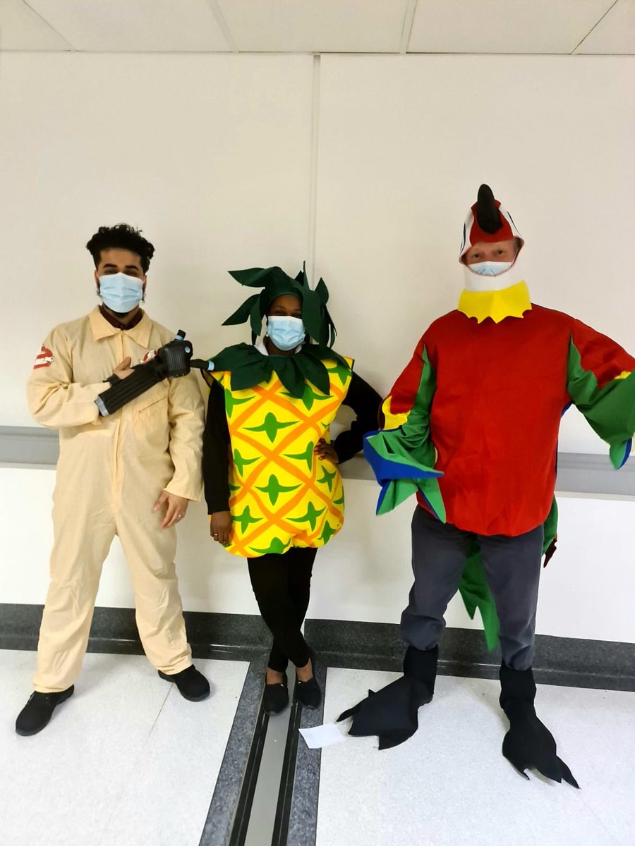Queens patient dining team on Fruity  Friday  Nutrition &amp; Hydration week 😄🍎🍐Well done Kwafengue  Steve &amp;Tufail