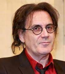 merlinpapin3's tweet photo. Pensé pour le Réalisateur et scénariste #EricAssous qui aurait eu 66 ans aujourd'hui (décédé en 2020) , on lui doit les films
Les gens en maillot de bain ne sont pas (forcément) superficiels
Sexes très opposés
Nos femmes (scénario)
L'Esprit de famille
@FredOL69007 https://t.co/C95QtfY0J3