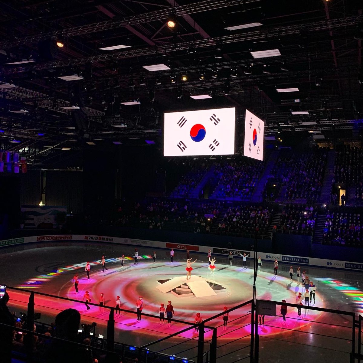 crazyboy_91's tweet photo. #프랑스 #france #4
#피겨세계선수권 
#몽펠리에 #montpellier
#수리야보날리 #suryabonaly
타지에서 한국선수들 보니까 왜이렇게 
마음이 울렁이는지 이맛에 원정응원 
가는건가 싶었다 ㅋㅋ 인종차별논란에 맞서 
금지 기술인 백플립을 선보인 #수리야보날리 
선수도 볼 수 있어서 영광이었다 https://t.co/GL7sbOmtSt