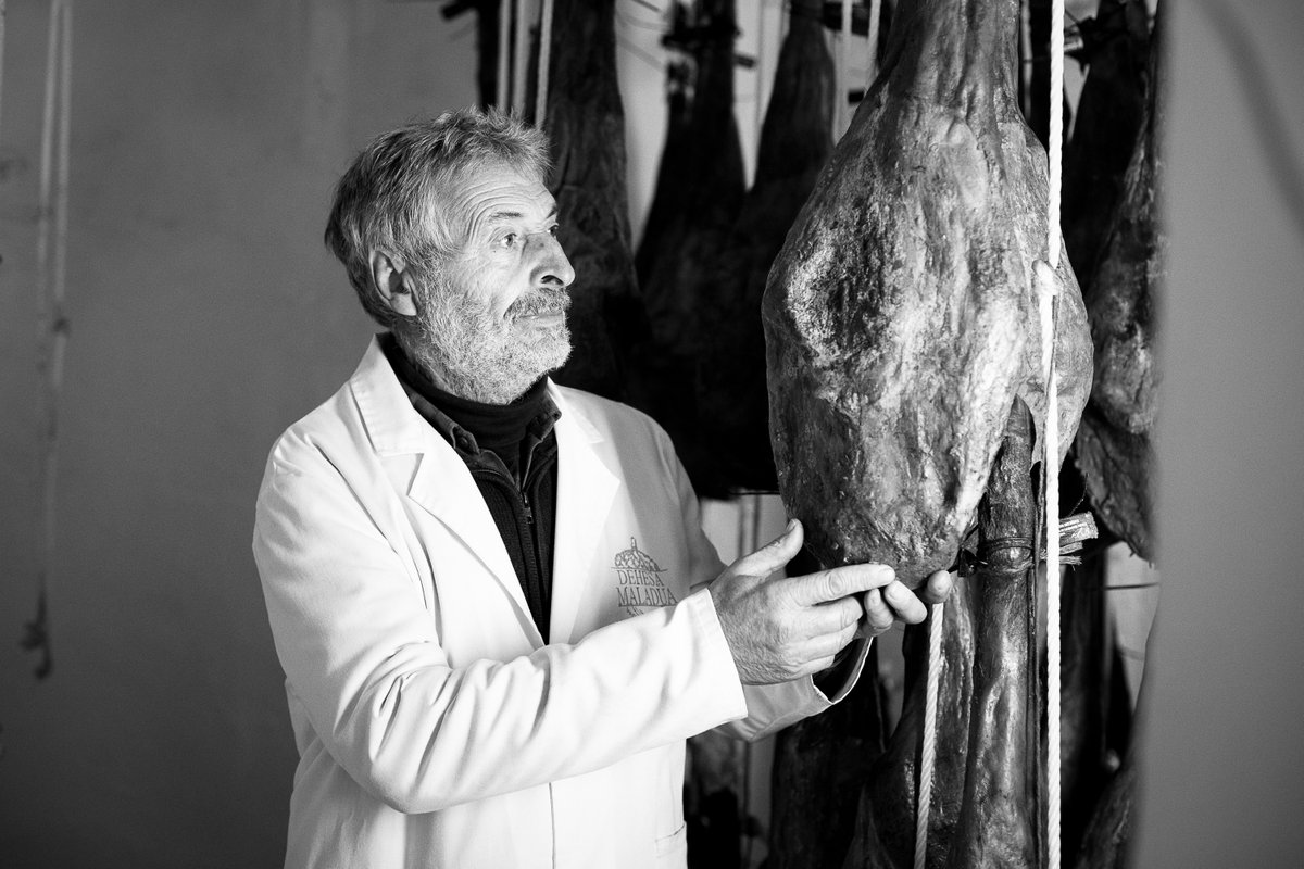 DMaladua's tweet photo. Nos vemos el próximo lunes día 04 en Alimentaria (Barcelona) Stand 501-01  #ManchadoDeJabugo #DehesaMaladua 😎 https://t.co/fsA0YL6SeQ
