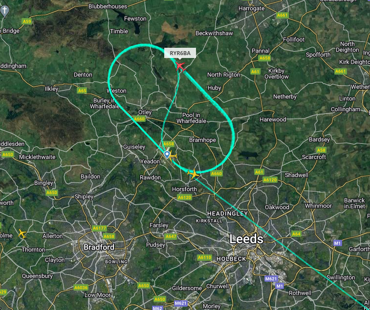 Silky194's tweet photo. Any reason nothing is landing at @LBIAirport Just looks weird on flight radar https://t.co/Df5dTJ2dOg