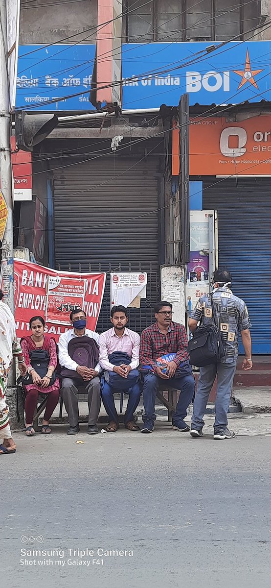 MANOJSAMANTA2's tweet photo. DAY 2 STRIKE SALKIA BRANCH
SAVE BANK SAVE INDIA. https://t.co/j9ud5gMYnR