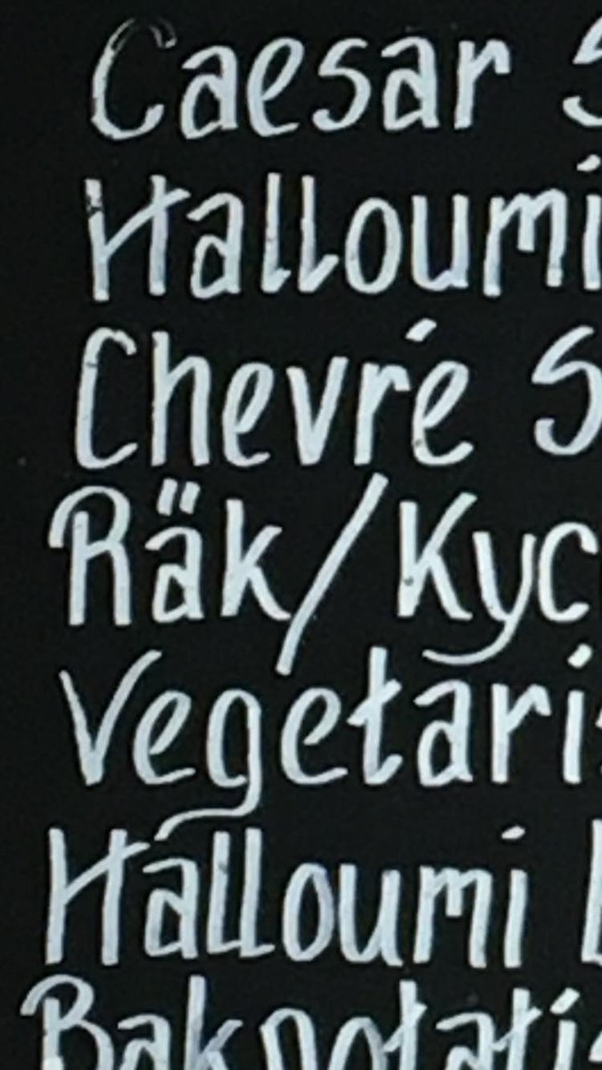 andersronmark's tweet photo. Hittade den mest kreativa restaurangstavningen på chèvre, med accenten som någon slags släpande forward till (fel) e. Det är kanske inte någon stor grej egentligen, MEN SNÄLLA @Anna_Ekstrom GÖR NÅGOT! NU!!! https://t.co/AkWAfEpftX