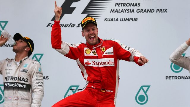 FStuppia's tweet photo. 29/03/2015
#Ferrariisback #Vettel https://t.co/aeKUb8gGSr