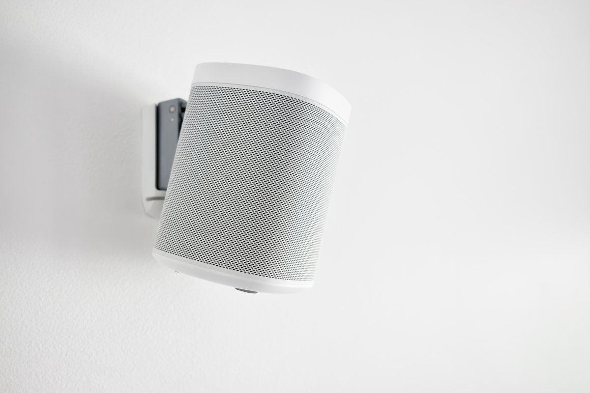 tech2AU's tweet image. We can install a wide range of brands and models as part of our 🔊 speaker setup service. Looking for a Sonos setup or Bose speakers connected and working? Need help with Dolby Atmos speaker placement or a Sonos bridge? We can help! 👉 More info at tech2.com.au/services/speak…