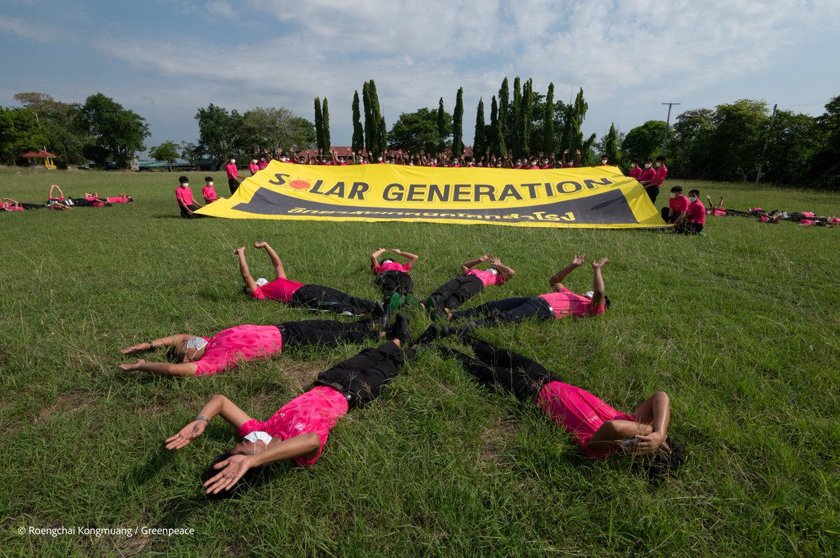 greenpeaceth's tweet photo. ☀️ ติดโซลาร์รูฟท็อปปลดล๊อคค่าไฟฟ้าแพง ที่วิทยาลัยแสงอาทิตย์ที่แดดแรงที่สุดแห่งหนึ่งของไทย! กองทุนแสงอาทิตย์เปิดตัววิทยาลัยแสงอาทิตย์ #SolarGeneration ณ วิทยาลัยเทคนิคโคกสำโรง จังหวัดลพบุรี 

เพิ่มเติม https://t.co/7gd3VFe6du

#พลังงานแสงอาทิตย์เพื่อทุกคน #SolarEnergyForAll https://t.co/OjjMg4MzXC