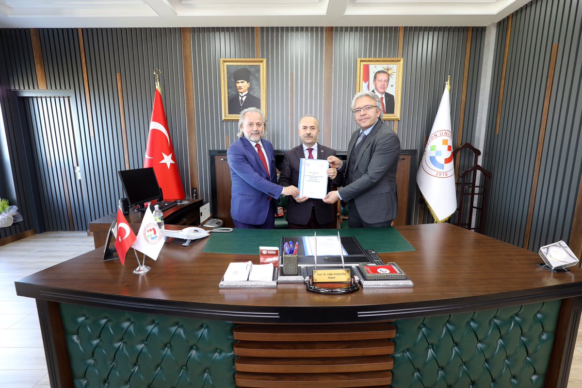 Üniversitemiz ile Eğitim Yöneticileri ve Uzmanları Derneği (EYÜDER) arasında “Eğitimde İş Birliği Protokolü” imzalandı.✍️🤝

Haberin devamı için;
👉 trabzon.edu.tr/Website/Conten…