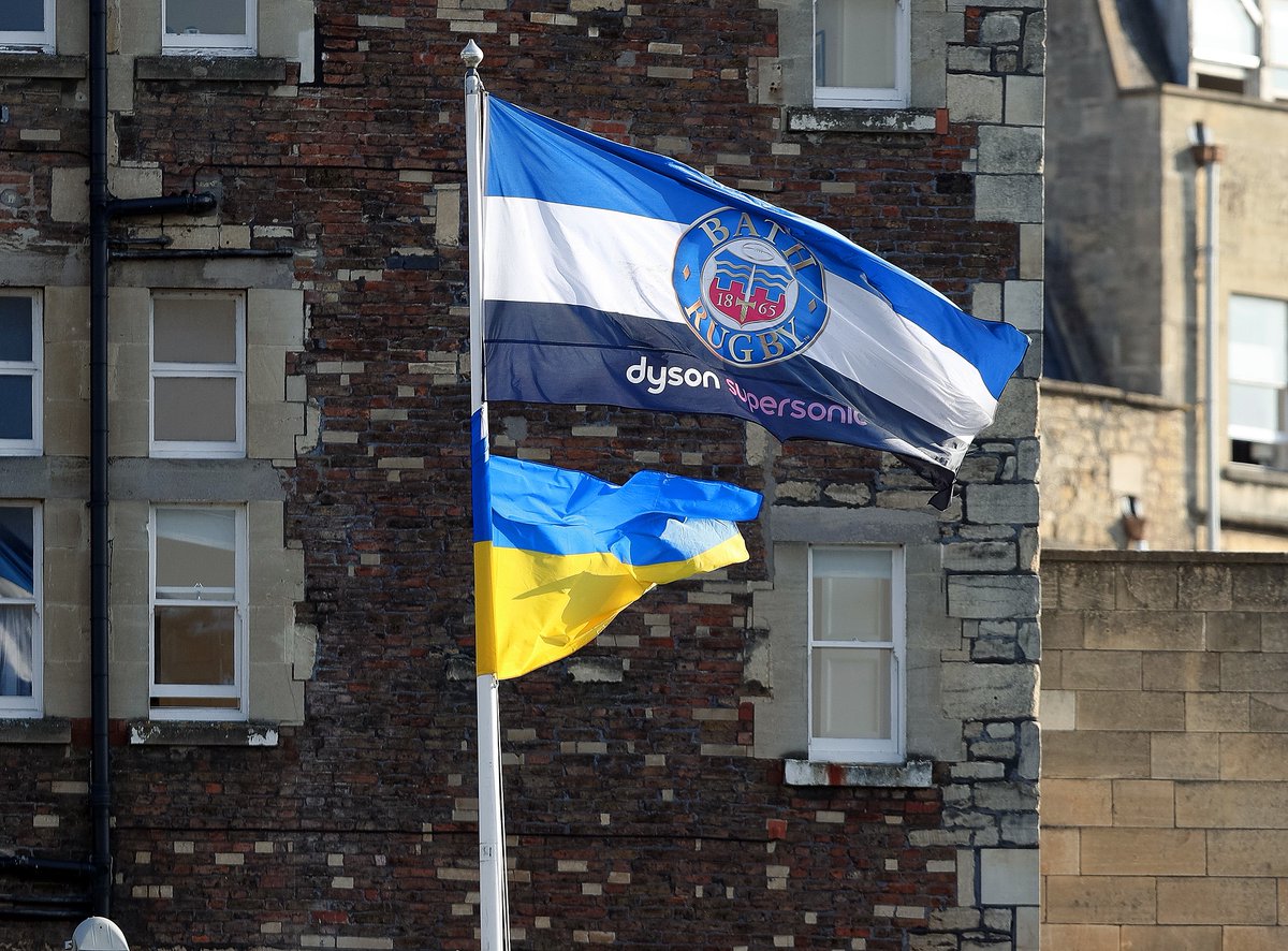 BathRugby's tweet photo. From 12pm tomorrow, we will be collecting donations for Ukrainian refugees.

3 vans will be positioned at the Rec with the club encouraging donations of sleeping bags &amp; blankets, adult &amp; children’s clothing &amp; toys.

Please donate where you can. https://t.co/Pymx7VKatW