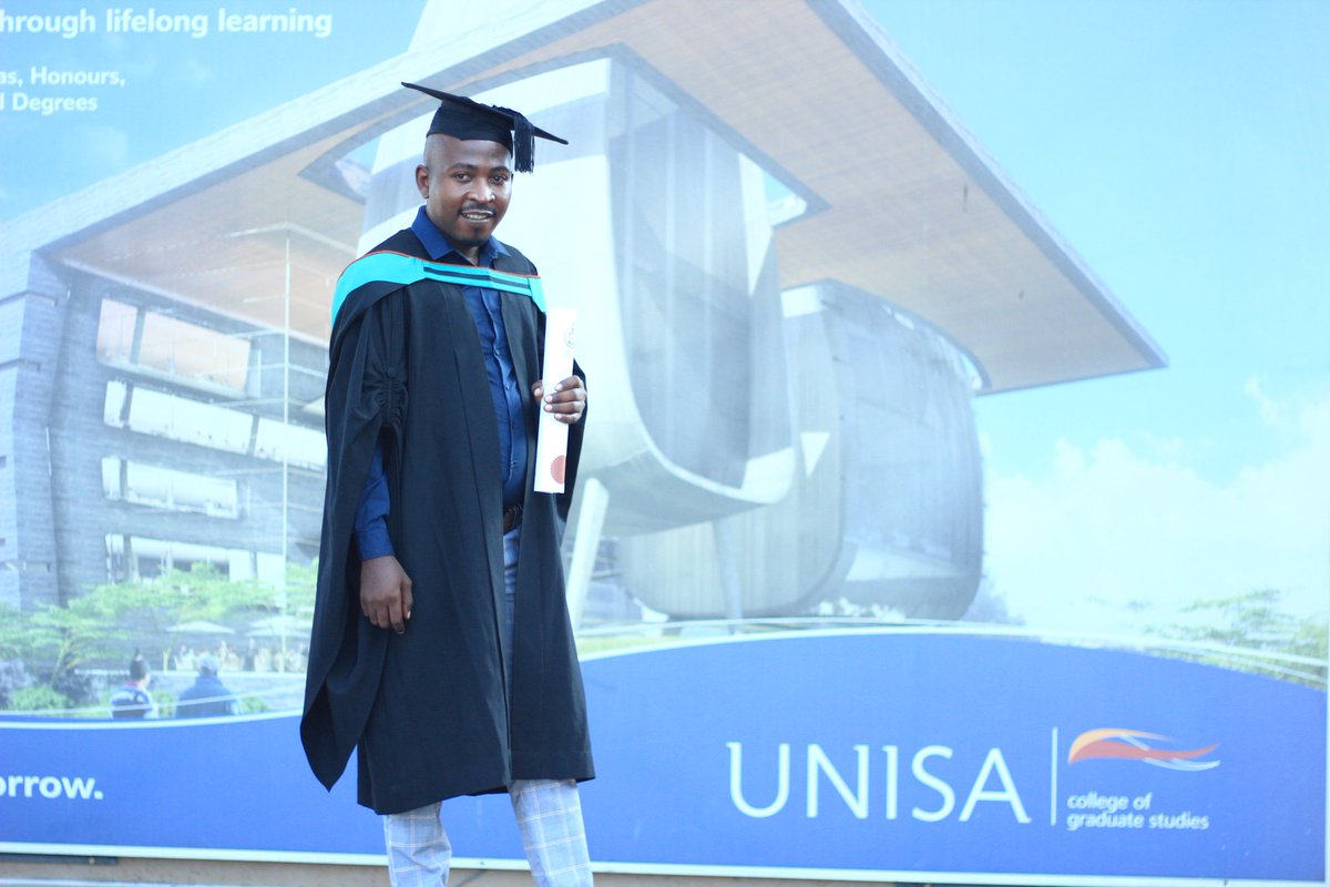 vuyomnguni's tweet photo. #UNISAGraduations
With Consistency, motivation gets me out there, but sheer tenacity and determination keeps me going. It is those people that win at life. No one wins from one or two short busts of energy. They win at life from having a dream to chase, then every day doing https://t.co/fCINt4hQsb
