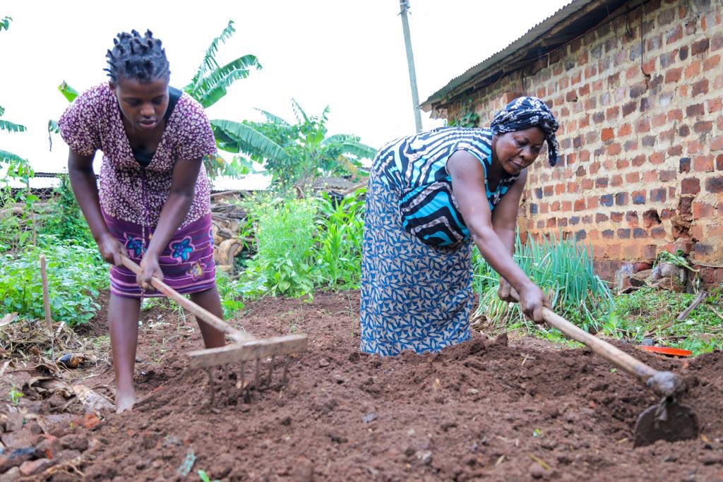 Nationwide, 90% of all rural women work in #agriculture and produce an estimated 80% of food and contribute 90% of all labour for food production. Despite their significant role in the #agriculture sector, only about 16% of the women own land.

#WomenLandRightsNow