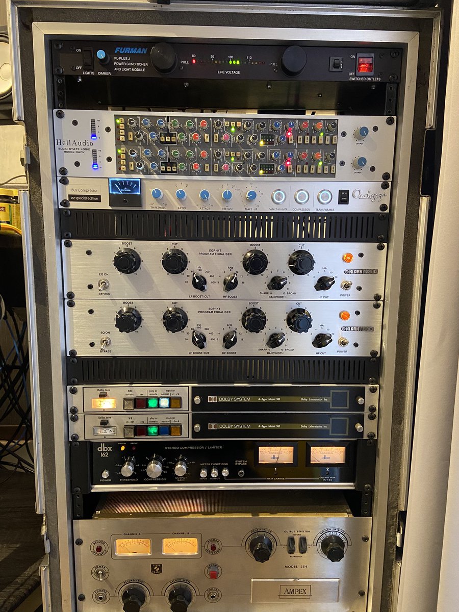 sakamoto_56's tweet photo. Hell AudioさんにSSL 9000Jのノックダウン品を作っていただきました！

SNも音も抜群に良く大満足です✨
EQとコンプの効きがすごい…w

そしてやっと20Uラックのマスターチェーンが完成しました🙌
ありがとうございました！😆

#hellaudio https://t.co/zryy6byGfV