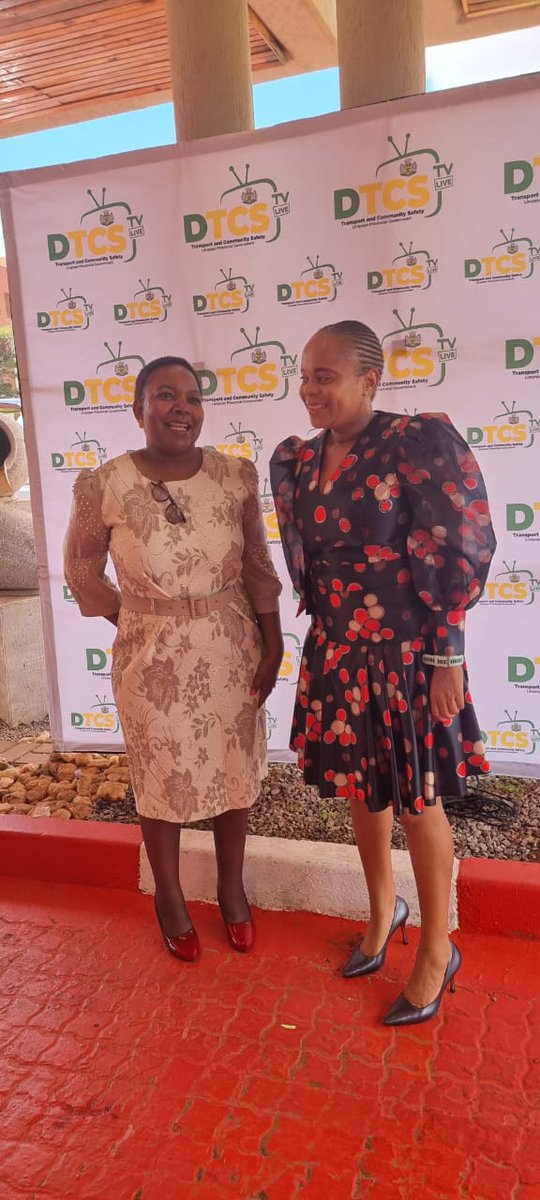 HealthLimpopo's tweet photo. Provincial Legislature | Health MEC Dr. @PhophiRamathuba has arrived at the Provincial Chamber where she will table #BudgetSpeech for #vote07 2022/23 financial year.
#VaccineSavesLives https://t.co/2UVSR9DG9G
