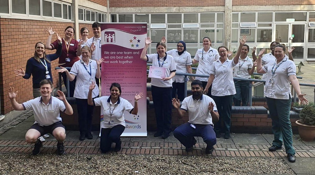 ChildrensPTOT's tweet photo. Yesterday our amazing team was presented with ‘We are one team and we work best when we work together’ 👏🏻👏🏻💙💚

@Leic_hospital @uhltherapy @RMitchell_NHS 

#TeamUHL #TeamPaeds #caringatitsbestawards #paedsphysio #paedsOT #teamworkmakesthedreamwork #happymonday https://t.co/OZRfkWSFa0