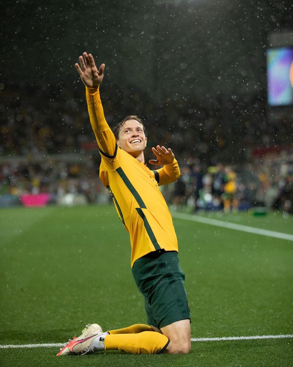 FootballRevAUS's tweet photo. .@Socceroos & @AdelaideUnited superstar Craig Goodwin joins us, we round up all the @ALeagueMen fixtures from the weekend & @ALeagueWomen GF, plus review the Socceroos WCQ against 🇯🇵 & look ahead to 🇸🇦.
9PM AEDT on @FNR_Radio. 🎧
#TFRAus #CraigGoodwin #FNR #Socceroos https://t.co/K6wprjcK92