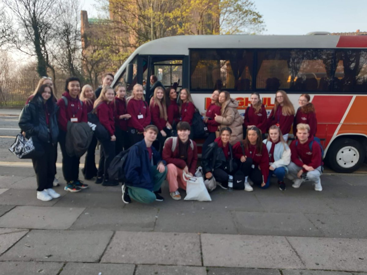 LIPASixthFormCo's tweet photo. Our dancers are on their way to Salford University to perform as the curtain raiser for Verve!
#Dance #LSFCDance #LIPASixthFormCollege #Verve https://t.co/mw8wpmLjcW