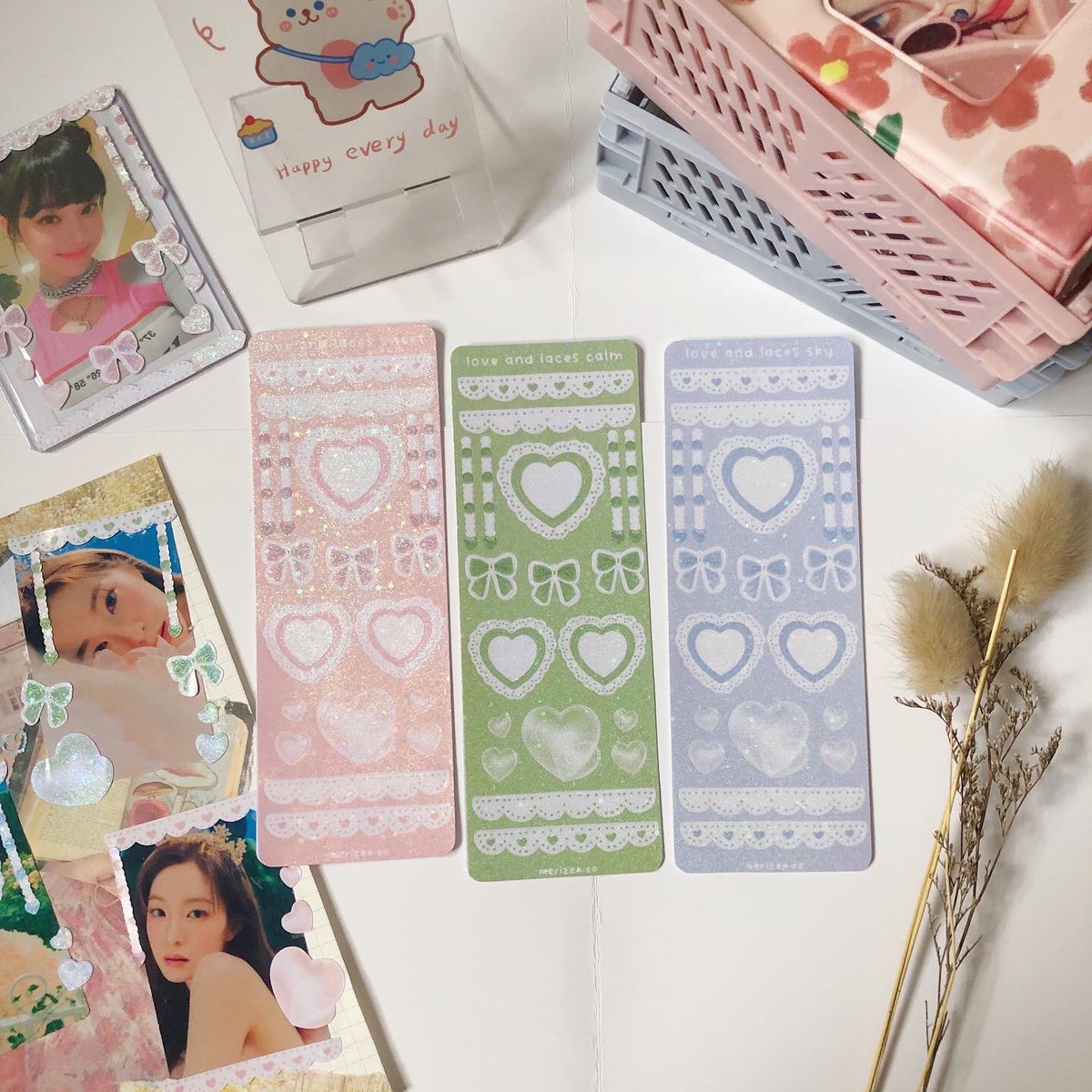 merizen_co's tweet photo. ꒰ product drop: love and laces ! ꒱

𓍯 available in three variations: sweet, fresh, and calm with holographic sand star finish! 
𓍯 very cute, perfect for decorating your toploaders, journals, and more..! 🤍 
𓍯 get one sheet for only 43 php! 💗 https://t.co/1WG3ACtORz