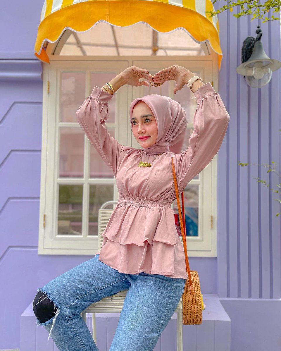 nami_swaannnz's tweet photo. Glowing bgt nih bacol gua 😊💦 https://t.co/3J5jf8bI0z