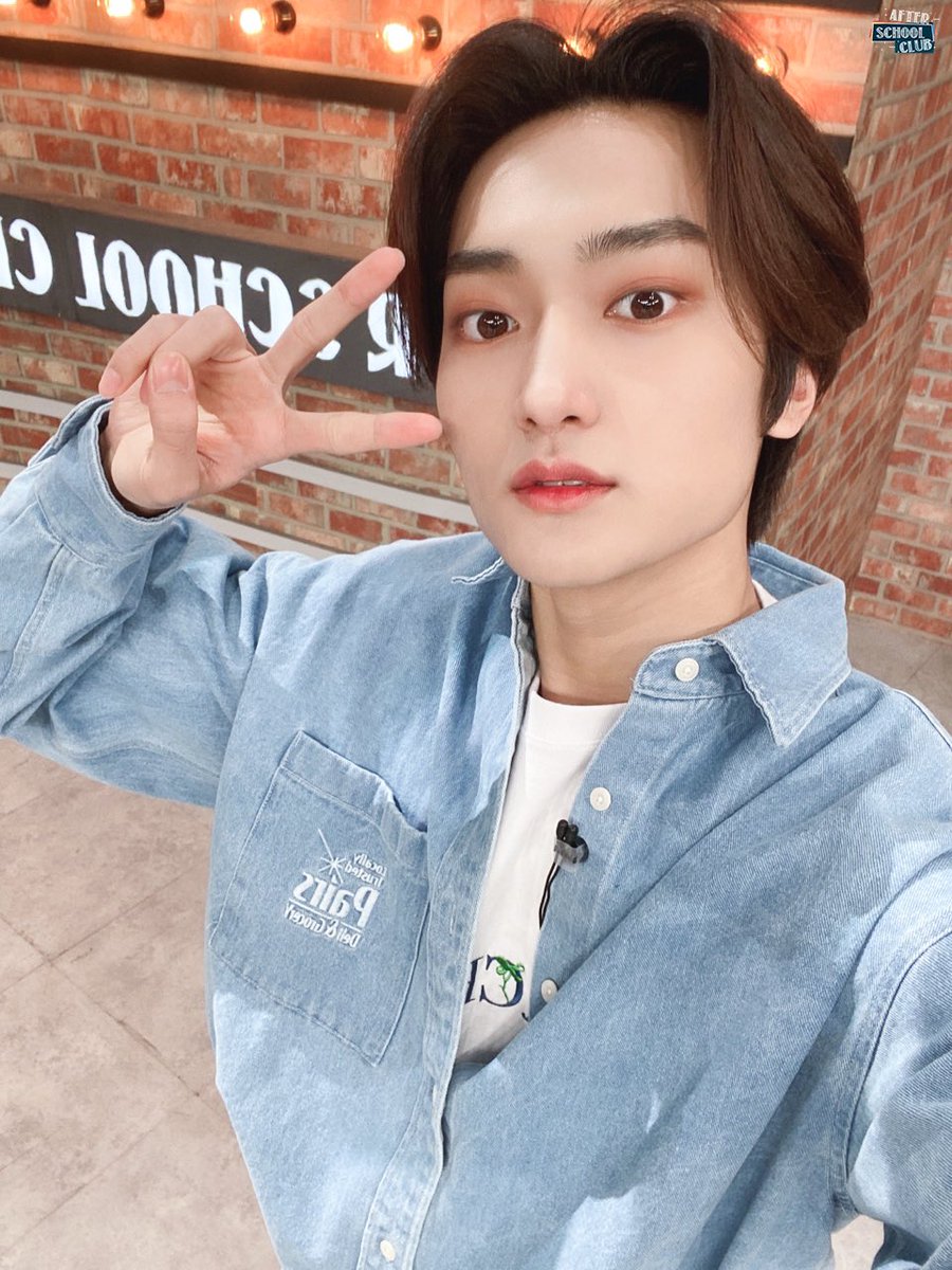 arirang_ASC's tweet photo. [MC]
⠀
앨런의 첫 MC를 함께해 준! 오늘 ASC에게 큰 힘이 되어준 우리 태영이♡ 한 걸음에 달려와 앨런과 함께 씩씩하게 ASC를 이끌어가 준 태영이 너무 고마워요🥹 우리의 가족이 되어준(태영둥절🧐) 태영이 앞으로 사랑만 가득 주겠어요🫶🏻 그럼 우리는 다음에 또 봐요 😍
⠀
@CRAVITYstarship https://t.co/Hvnkd6V4wg