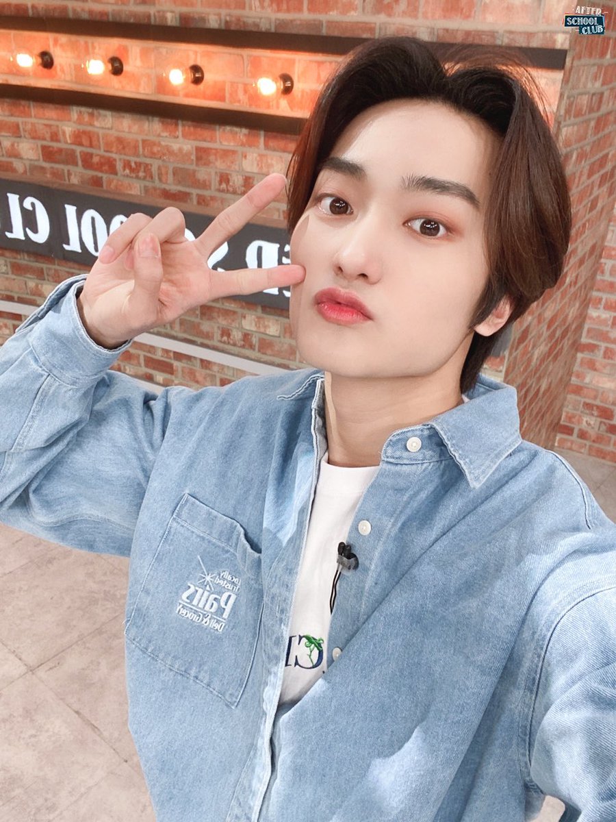 arirang_ASC's tweet photo. [MC]
⠀
앨런의 첫 MC를 함께해 준! 오늘 ASC에게 큰 힘이 되어준 우리 태영이♡ 한 걸음에 달려와 앨런과 함께 씩씩하게 ASC를 이끌어가 준 태영이 너무 고마워요🥹 우리의 가족이 되어준(태영둥절🧐) 태영이 앞으로 사랑만 가득 주겠어요🫶🏻 그럼 우리는 다음에 또 봐요 😍
⠀
@CRAVITYstarship https://t.co/Hvnkd6V4wg