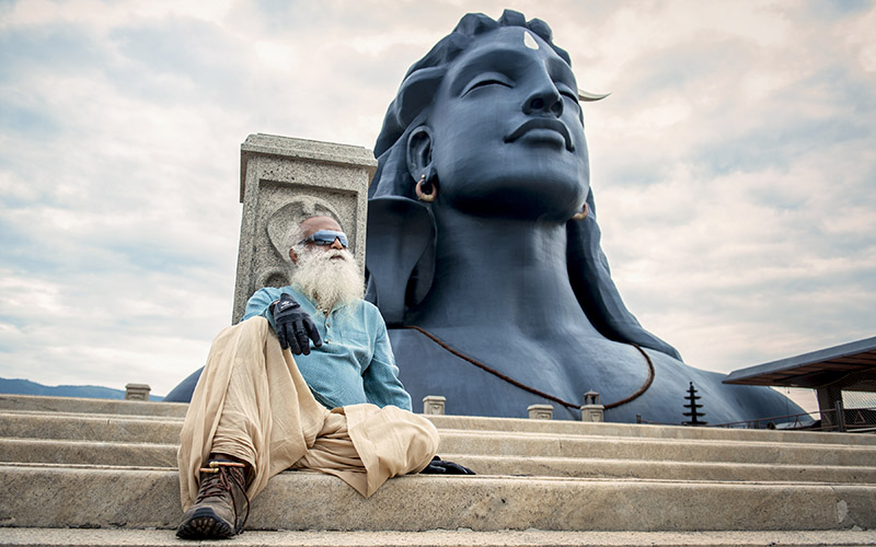 SadhguruJV's tweet photo. You can perceive life at its best only when you are at ease, not when you are dead serious. #SadhguruQuotes https://t.co/epgNz6Vftl