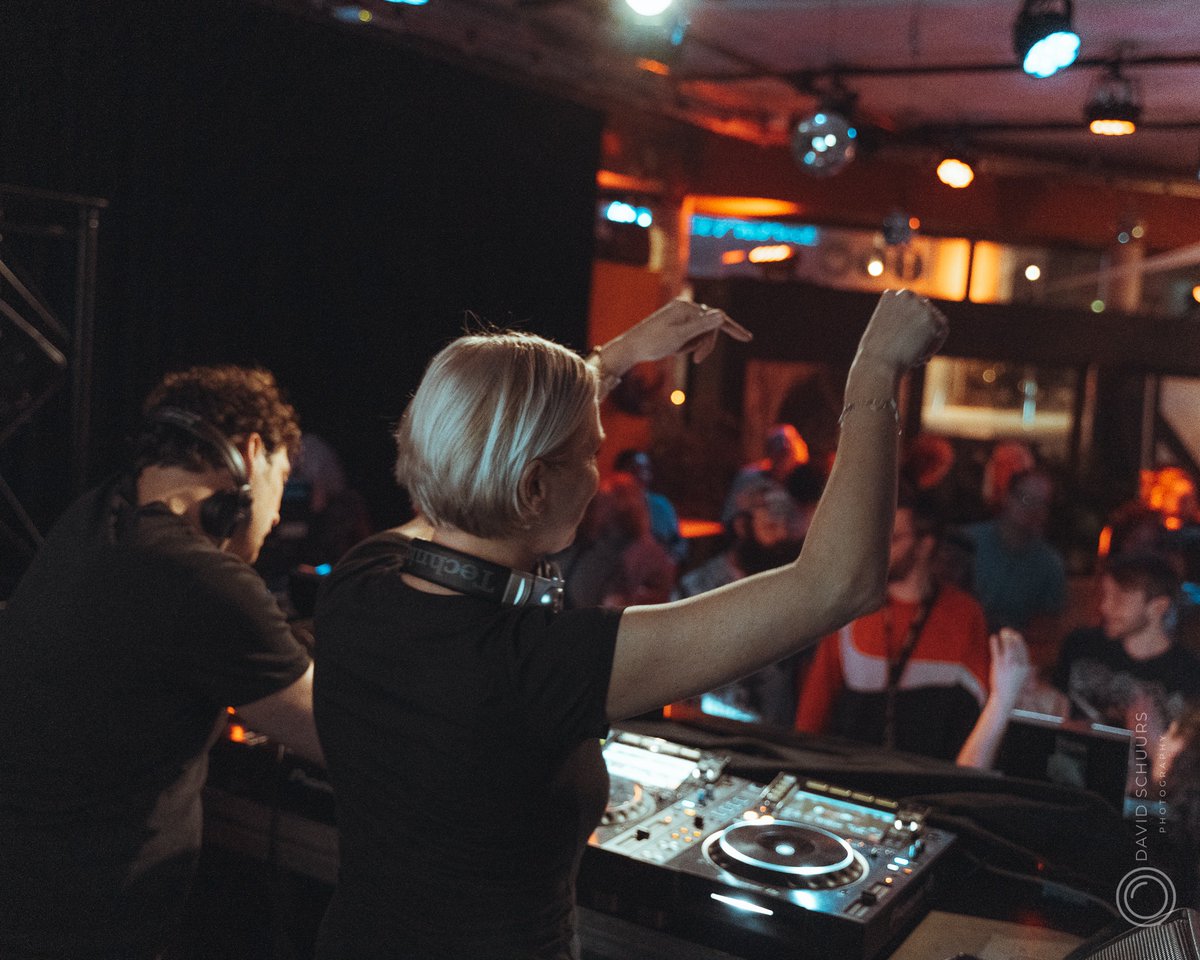 liberelive's tweet image. Had a blast last Saturday at the @NeushoornLwd performing B2B with Thalia! Thanks Nothing events for organising, @NeushoornLwd for having us and setting this up. and -of course- you, the dancing people!!!