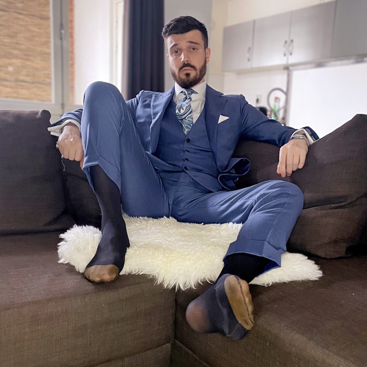 First time posting on Twitter! Retweet if you would like to see more

#suitfetish #menatplay #sheersocks #menfeet #AlphaTop