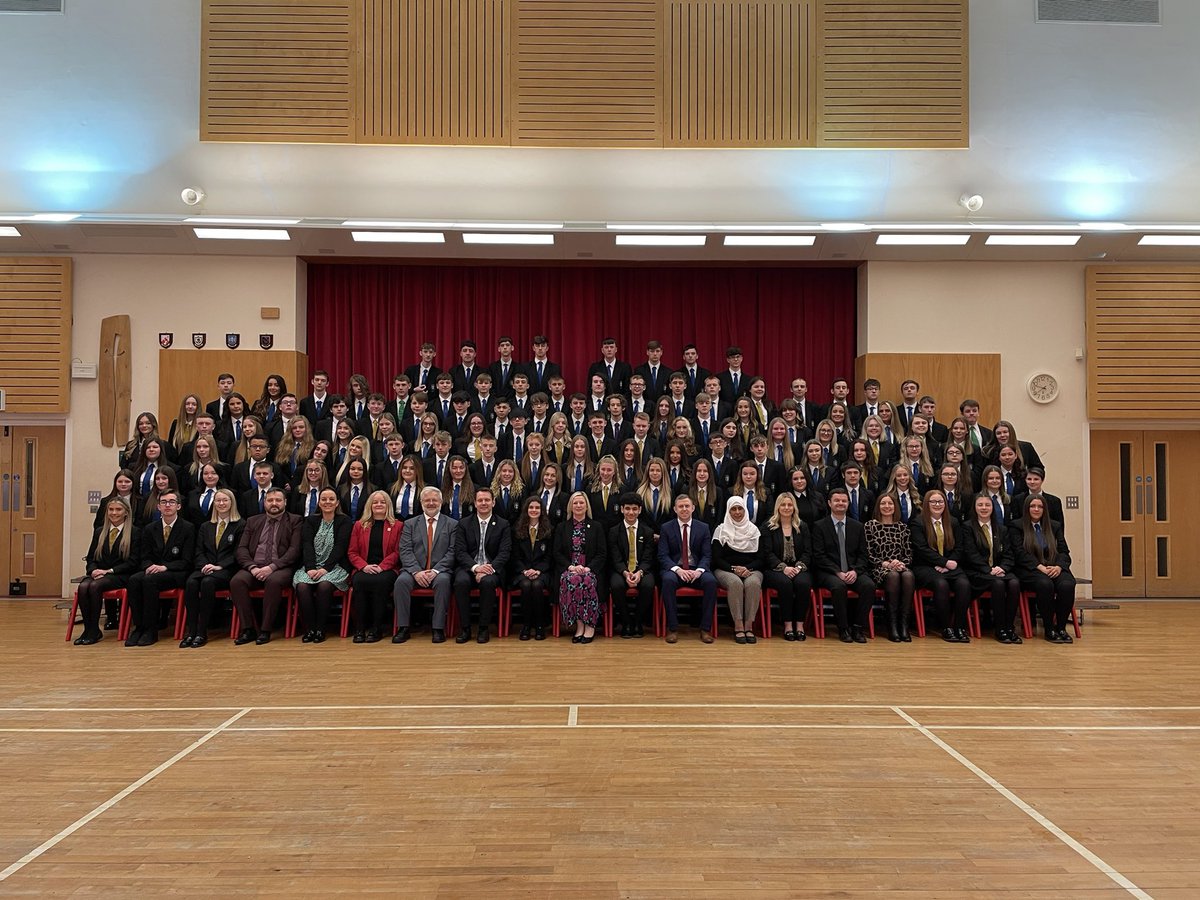 StHildsSchool's tweet photo. #theheadsaid Class of 2022 looking amazing for their leavers photo. Mixed emotions! https://t.co/enzM4h7hVk
