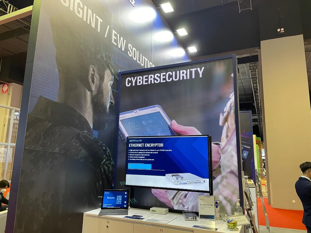 DPMHAUS1's tweet photo. Day 2 of #DSA #dsa2022 #natsecasia2022 in the bag. Swing by tomorrow to learn about our innovative portfolio. Where? Booth 7024 in the German pavilion (hall 7). What? https://t.co/Z6DGIZ0Y1B #SOVERON #NAVICS #CUAS #ARDRONIS #communications #CERTIUM https://t.co/a3WF9l61lb