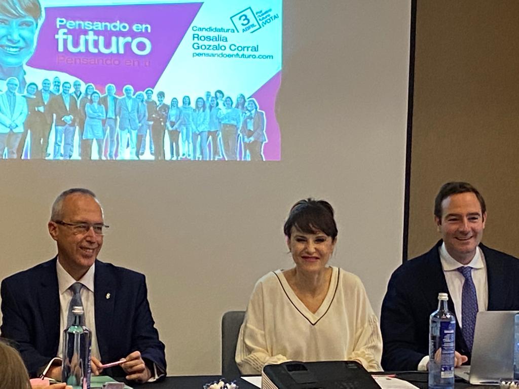 isanidad's tweet photo. 🔴#EnDirecto| Presentación de la candidatura de #Pensandoenfuturo con @RosaliaGozalo, @luisdepalacio y muchos más

👉Para la candidatura escuchar al colegiado es lo primero. Lo hacen #Pensandoenti https://t.co/cffj9y6TtC