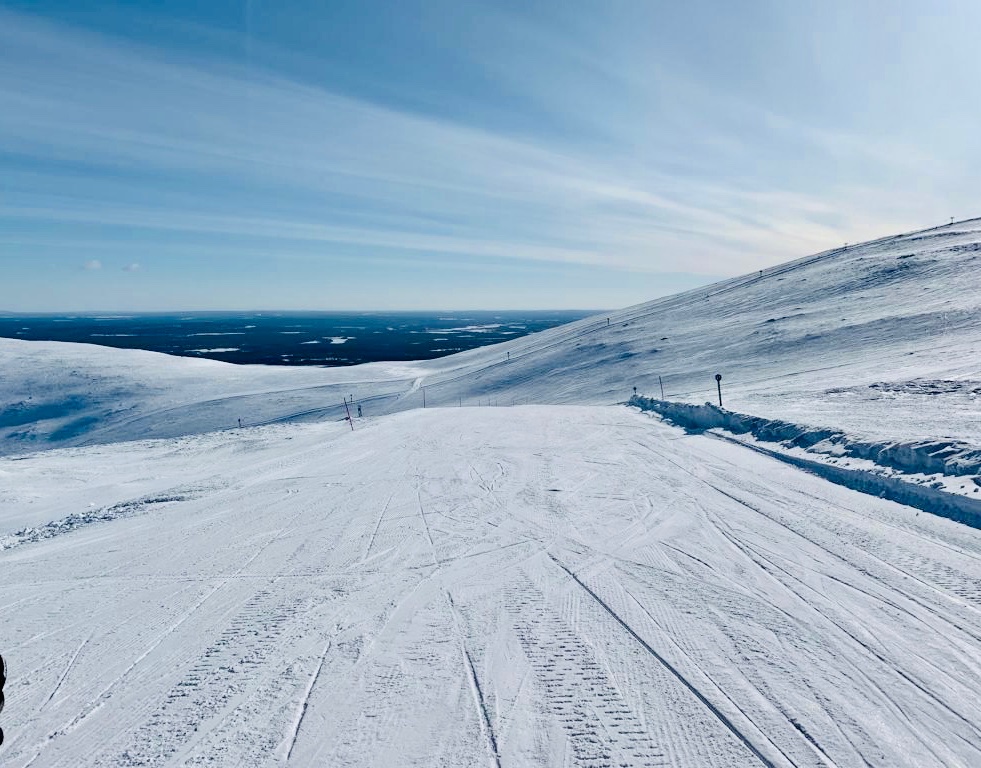 NannaPolonen's tweet photo. Olipa huikeat maisemat laskea Ylläksellä ja Äkäslompolossa 💙⛷🏂❄️ Taidan tulla takas! #Lappi #Ylläs #Äkäslompolo #VisitYlläs #Lapland #olipassemukavaa https://t.co/eMXEmusMDw