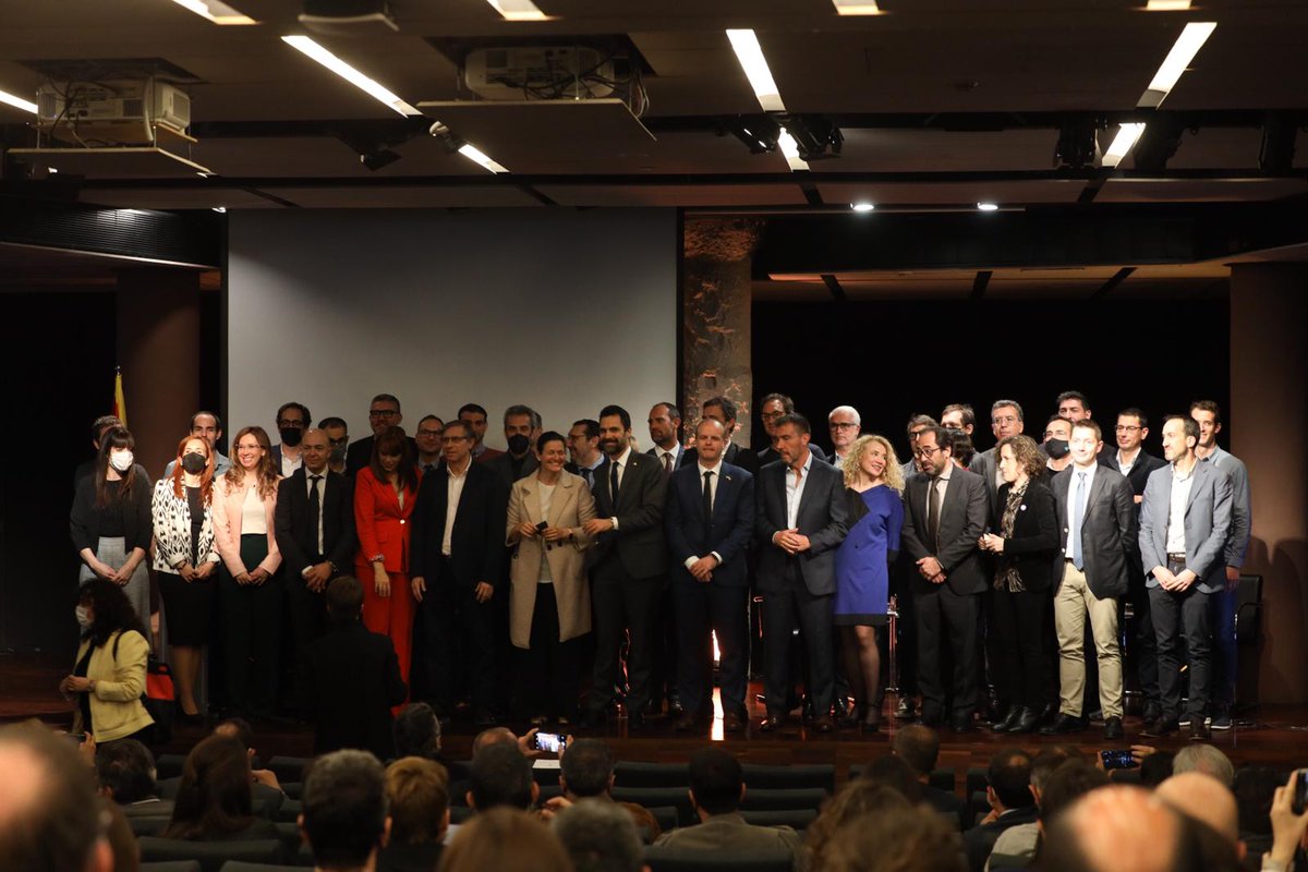 CoETourism's tweet photo. Continuem treballant per la innovació i la transformació tecnològica i sostenible del #turisme sumant la nostra aportació #CoETourism d'@Eurecat_news al nou Clúster @TurismeTic @accio_cat @turismecat
https://t.co/QzIvayOAZk
#ClustersACCIO #techtourismcluster https://t.co/SomOG7IlCr