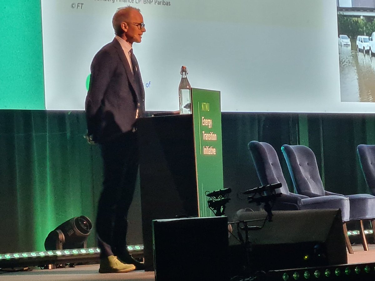 NTNU_ET's tweet photo. Now speaking: Harald F. Lund @CICERO_Green
"What is green? There are shades of green ...
But over 3000 companies have joined the UNFCCC's Race to Zero campaign."

#energytransition #ETC2022 #AcceleratingTransition https://t.co/F4TrhNjqPM