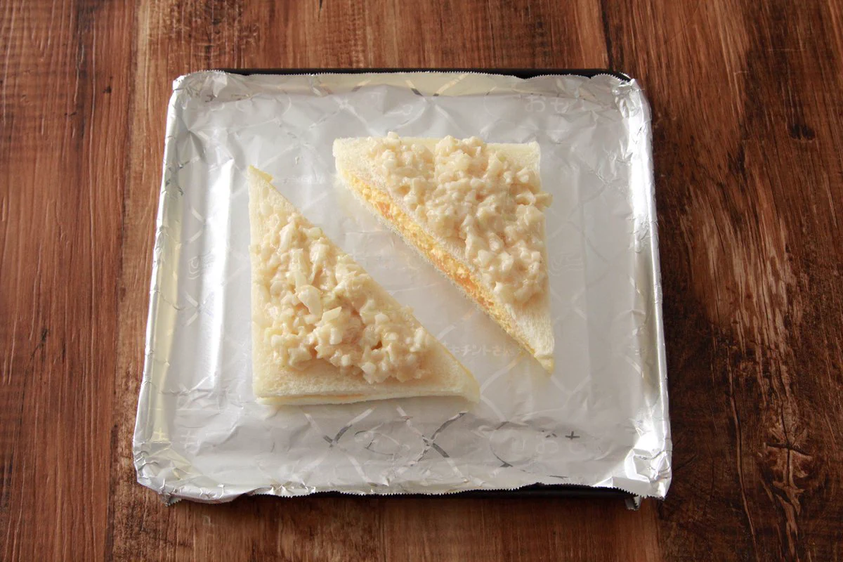 お店で出てきそうなトーストに仕上がる？！新玉ねぎ×たまごサンドレシピ！