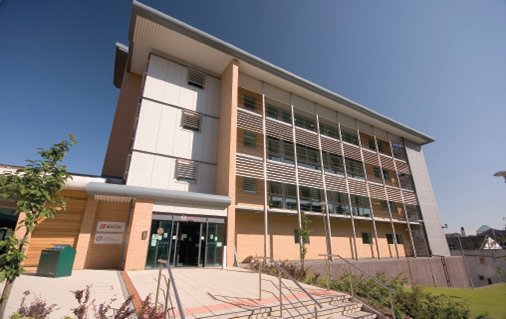 3 new funded PhD studentships available for an Oct 22 start. Exciting projects in the areas of (i) integrin targeting, (ii) theranostics for breast cancer, and (iii) targeting stem cells in prostate cancer. Appln deadline: 1 May. Details here and in 🧵👇 bradford.ac.uk/ict/news-event…