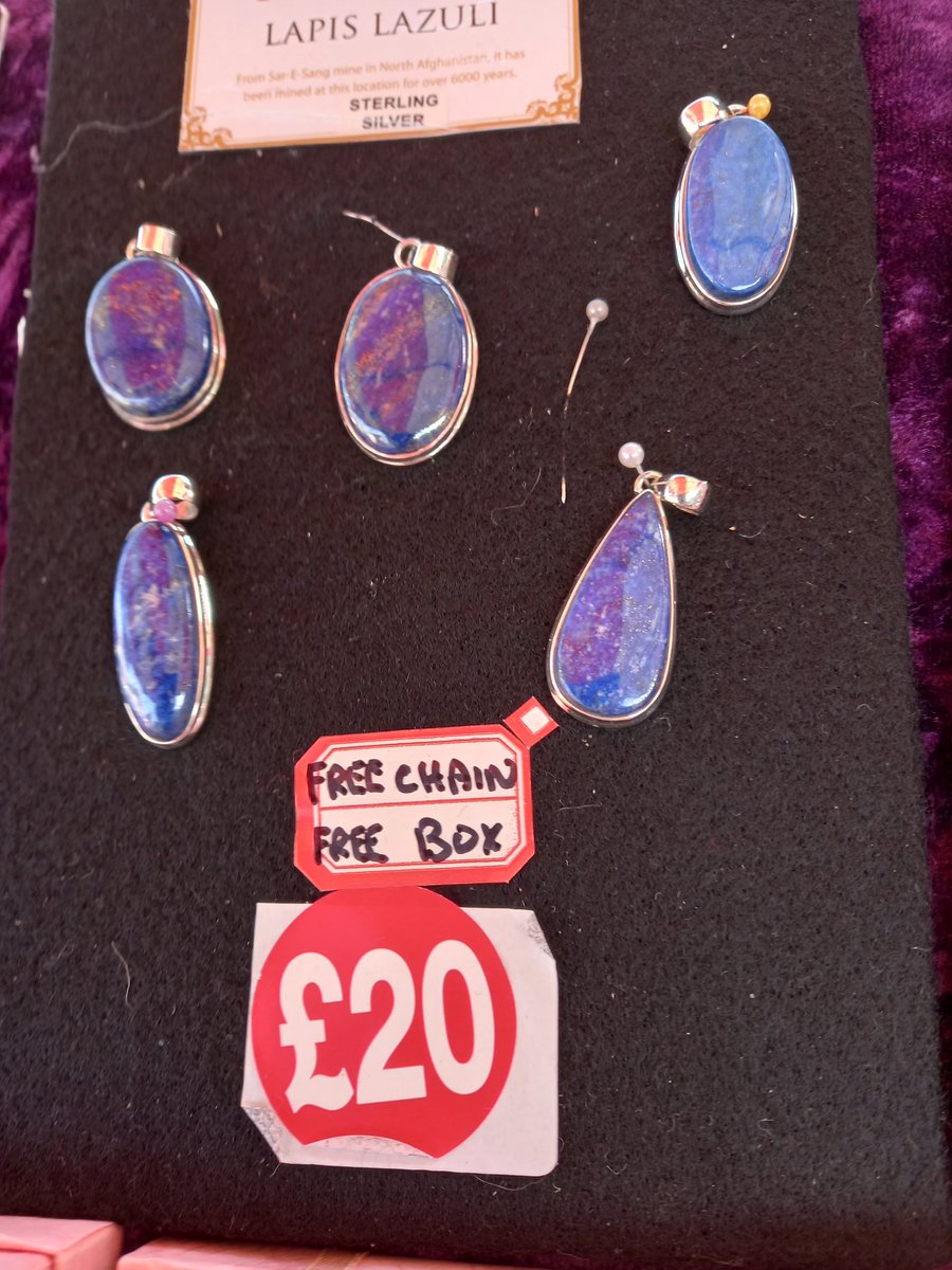 buxtonmarkets's tweet photo. Shop in sunshine on Buxton Market! https://t.co/dtCE67yQiD