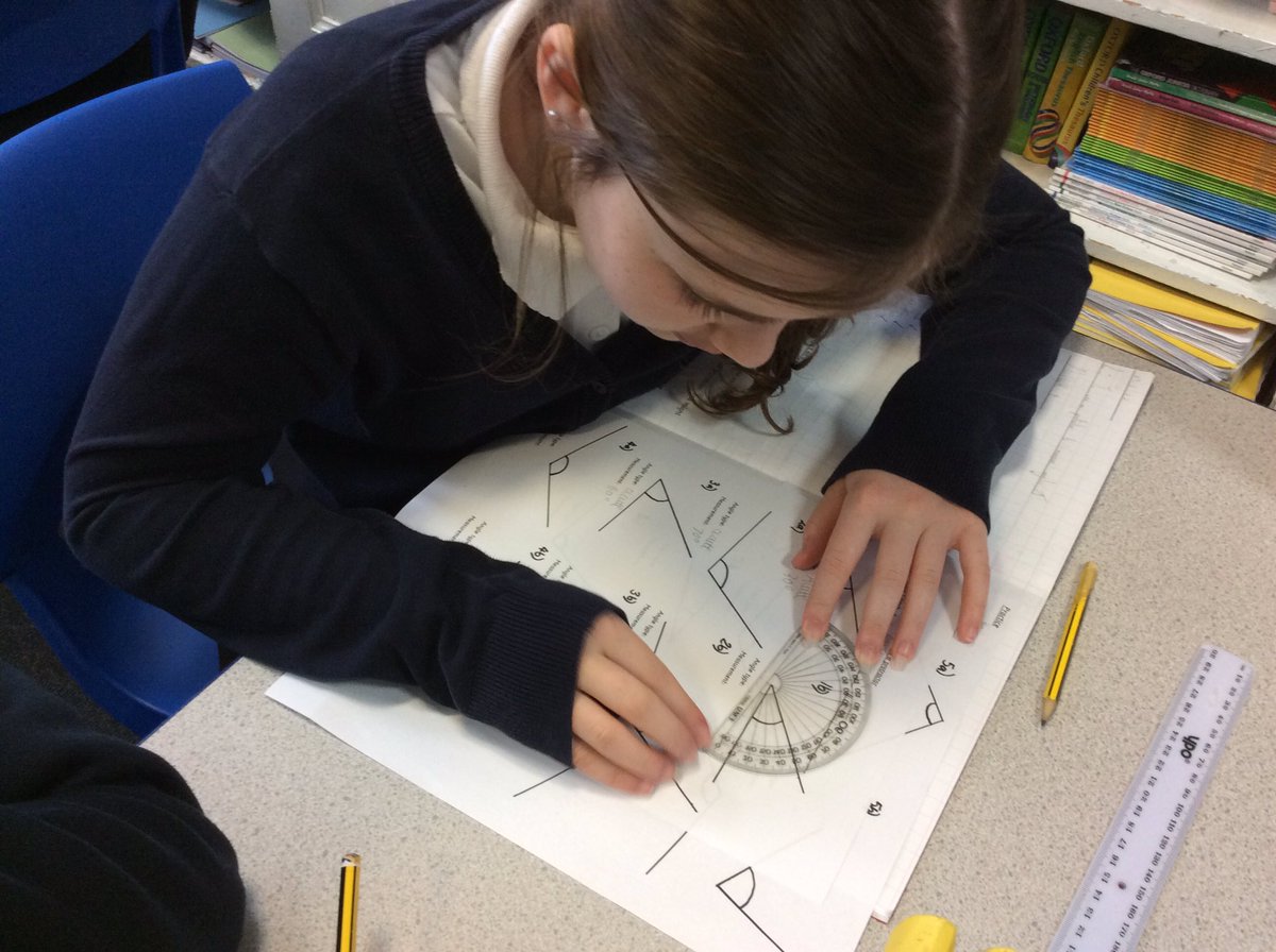 Vernon56KS2's tweet photo. We’re using protractors to measure angles today in Mrs Ingram’s maths group. We’re showing our resilience by not giving up when we find it tricky! #vppmaths https://t.co/Zn5IqOXH7y