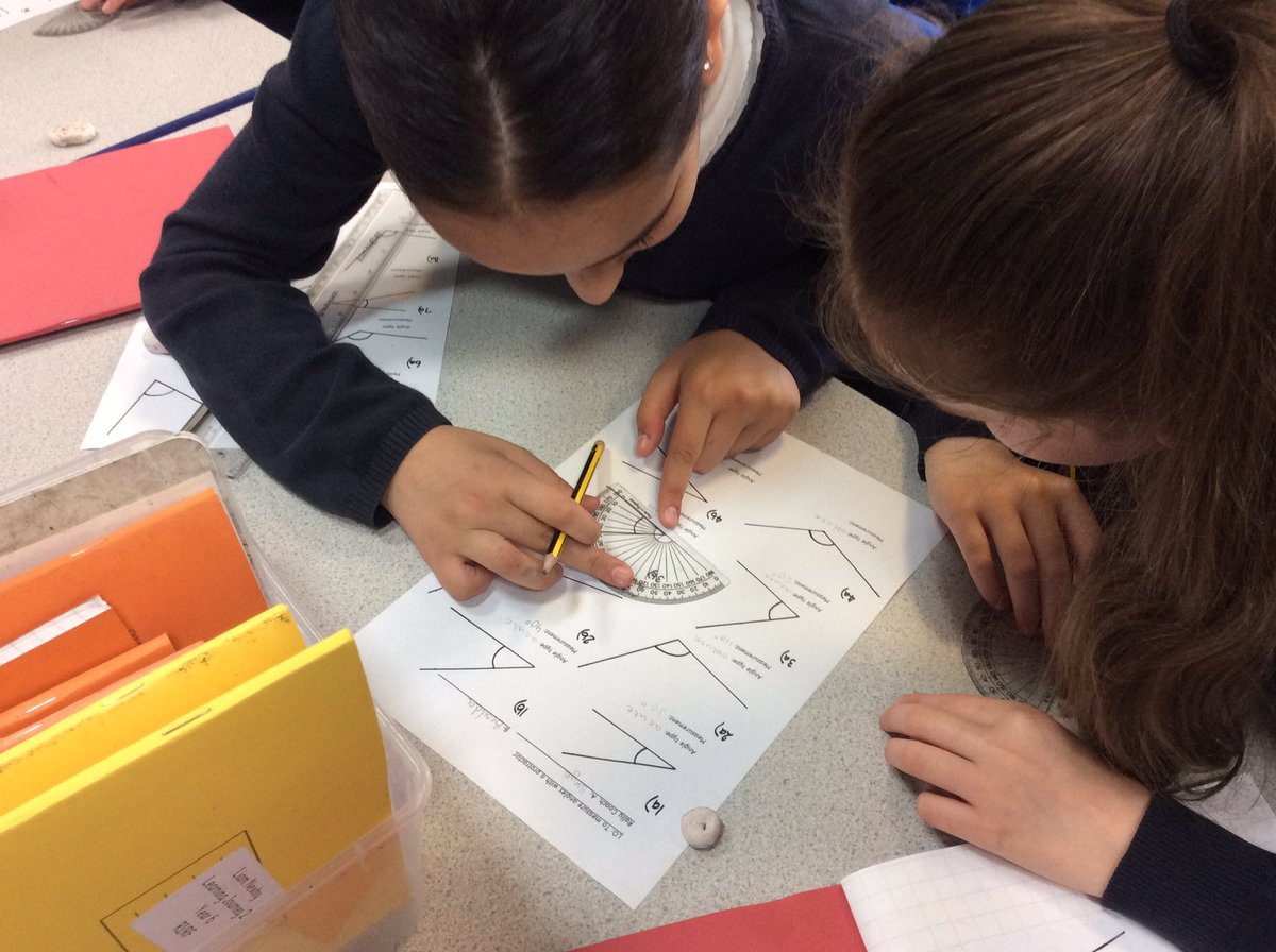 Vernon56KS2's tweet photo. We’re using protractors to measure angles today in Mrs Ingram’s maths group. We’re showing our resilience by not giving up when we find it tricky! #vppmaths https://t.co/Zn5IqOXH7y