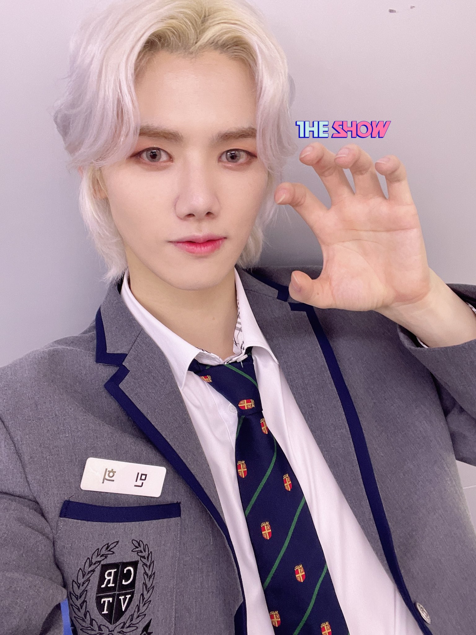 FPAXzyiagAMeWUA?format=jpg&name=large