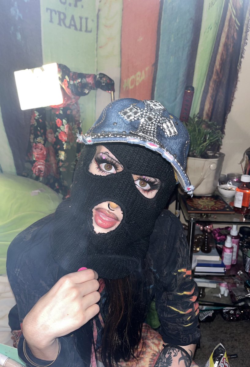 Shoot Your Face With This Dirty Ass Glock (҂‾ ▵‾)︻デ═一
Beam On Your Toes Make You Hopscotch (⊃д⊂)
Beat You Repeatedly a Hundred Times (Φ ᆺ Φ)