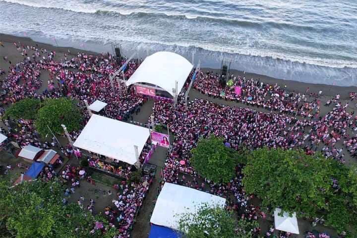 marvinterz's tweet image. TINGNAN: Nagsimula ng mag-sipagdatingan ang ating mga Kakampink para sa idaraos na  Leni-Kiko People's Rally sa Baybay Blvd. Borongan City, Eastern, Samar.

#EasternSamarForLeni #SamarIsPink