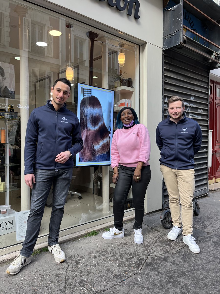 Turnadon c'est aussi un lien fort avec nos commerçants indépendants 👫 Cette semaine on vous présente: Fatoo ! Gérante de Hair Vision, un salon cosy et chaleureux  dans le 14ème arrondissement de Paris 💇‍♀️💇 #commerce #proximité #smile #team