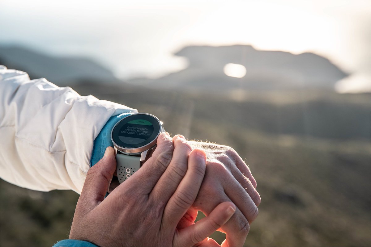 Get personalized real-time guidance on your Suunto watch from your favorite sport and outdoor apps! 🔺Whether you want to follow a training plan, run intervals or race with race guides and nutrition plans, SuuntoPlus™ Guides are here to help. suun.to/SuuntoPlusGuid…