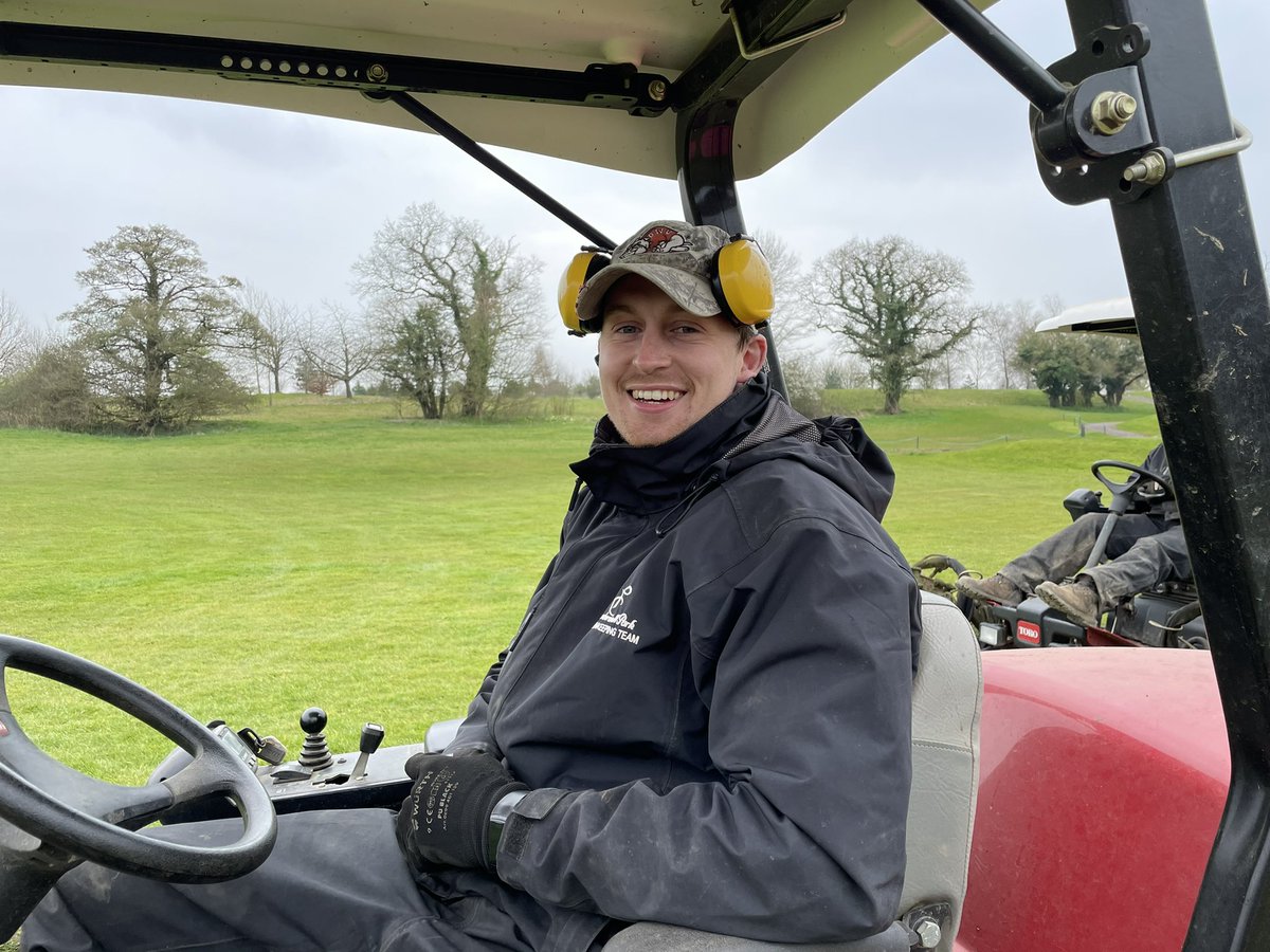 Matthew198James's tweet photo. Fairways coming up a treat after @WiedenmannUK #terrarake and @ToroGolf @sportsmetals cut and brush @CumberwellPark https://t.co/HEWthRyQcW