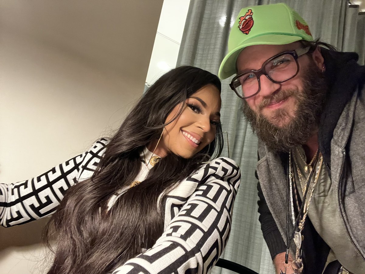 coreyherscu's tweet photo. Hey @ashanti how good was #RaviSoups ππ₯£ β thanks for an incredible night https://t.co/LDhnWFDZj8
