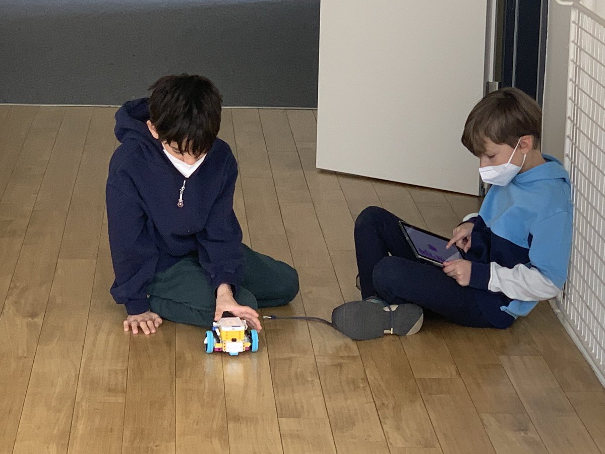 jamie_stark's tweet image. Lots of excitement & curiosity in Grade 3 @FIS_School as we introduce @LEGO_Education #SpikePrime into our Forces unit. Todays focus is on #pairedprogramming and understanding how to drive their robot. #edtech #pypchat #ISTEcert #edutwitter #computationalthinking