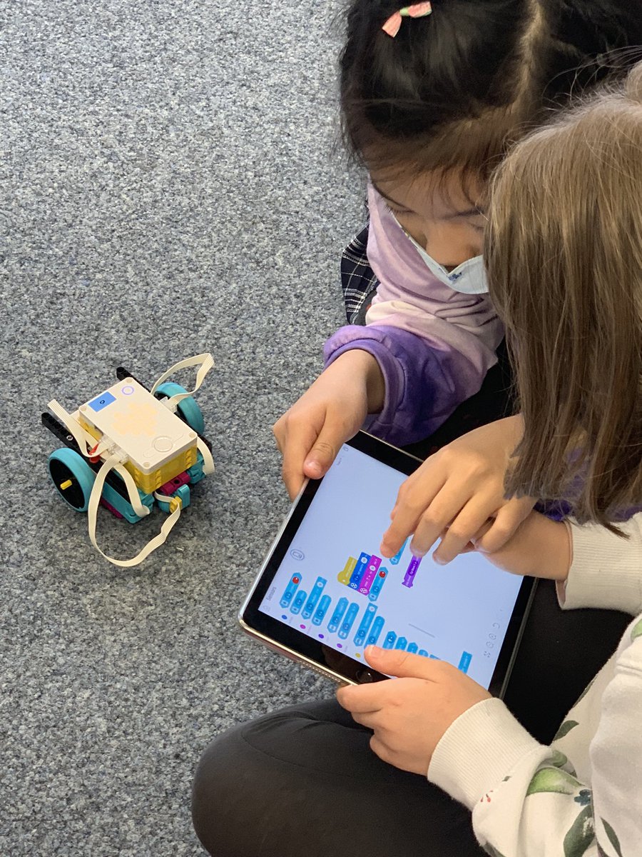 jamie_stark's tweet image. Lots of excitement & curiosity in Grade 3 @FIS_School as we introduce @LEGO_Education #SpikePrime into our Forces unit. Todays focus is on #pairedprogramming and understanding how to drive their robot. #edtech #pypchat #ISTEcert #edutwitter #computationalthinking