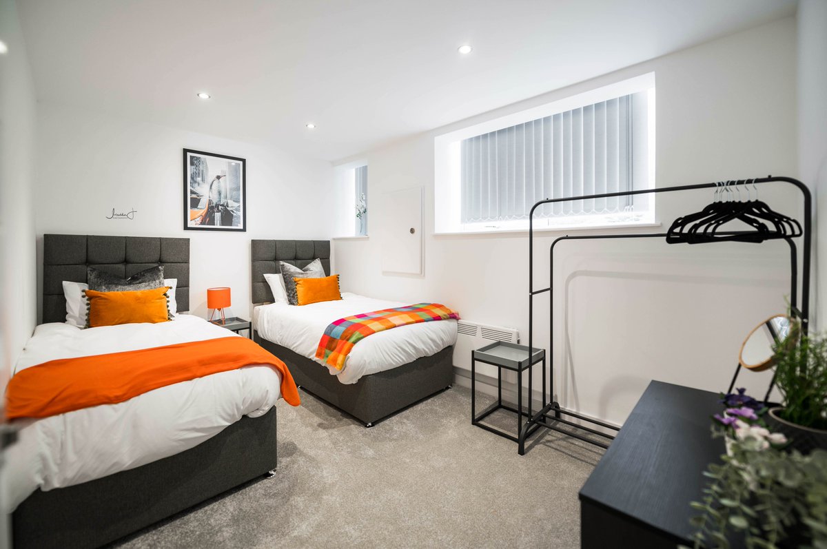 CAShortStay's tweet photo. Our wonderful Windmill House in St Annes is waiting for you! Five glorious one-bedroom apartments - one dog-friendly - in the heart of an amazing seaside town with so much to offer. And amazing beaches just a few minutes walk away! #bookdirect today https://t.co/alLVUmFygh https://t.co/3tiTn7QBhb