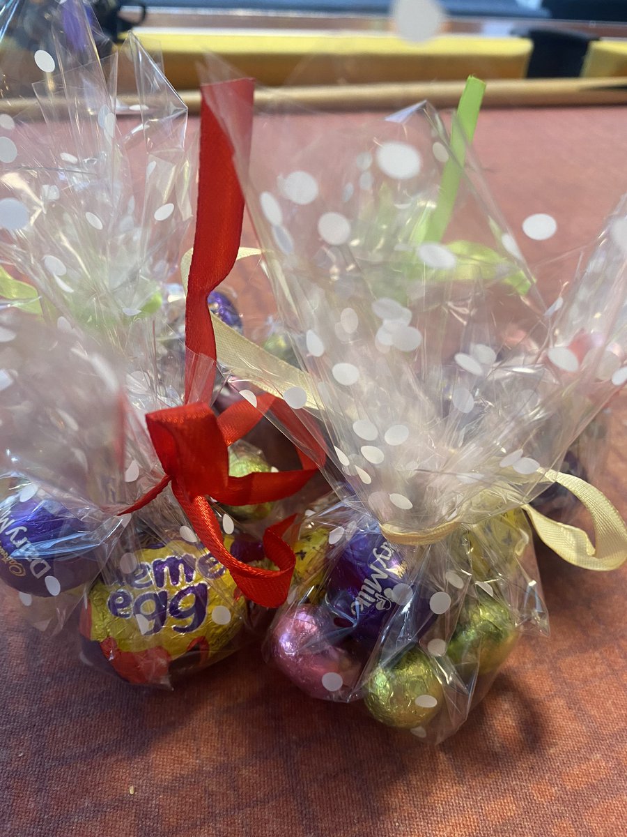 ShebbearBoard's tweet photo. Lots of treats are being handed out to our Support Staff from our boarders today just in time for Easter! #ShebbearBoarding #ShebbearCompassion https://t.co/58FRR0ypt5