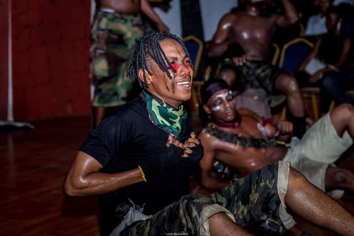 DaiCreativeClan's tweet photo. You cannot love🧡💕 theatre, drama, and entertainment, and not be following us and our performance partners, @Active_Playhous . O wrong nau!
Images from Active Playhouse's 'THE STRUGGLE', created &amp; directed by @KpodohD 

#Bolobolo #BoloboloStageDrama #Terrorists #NGAGHA https://t.co/4vgWHw3CkB